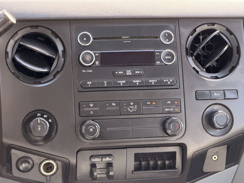 Used 2016 Ford F250 XL w/ Power Equipment Group AWD/4WD image 16