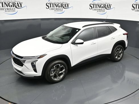Certified 2024 Chevrolet Trax LT FWD image 20