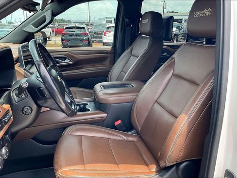 Used 2021 Chevrolet Tahoe High Country w/ Premium Package RWD image 18