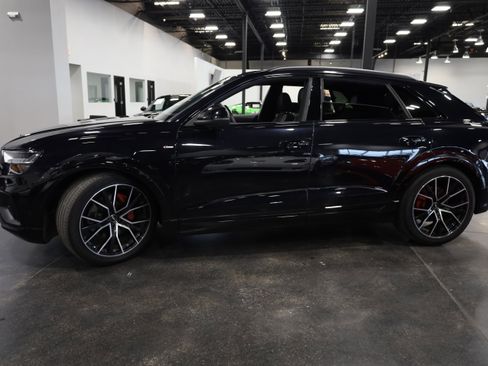 Used 2021 Audi Q8 Prestige w/ Prestige Package image 9