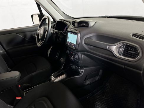 Used 2022 Jeep Renegade Latitude w/ Convenience Group AWD/4WD image 28
