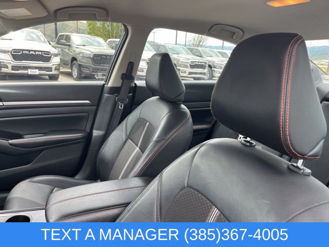 Used 2024 Nissan Altima 2.5 SR FWD image 12