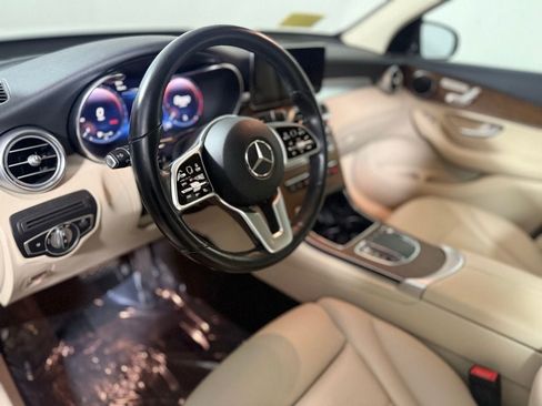 Used 2022 Mercedes-Benz GLC 300 4MATIC w/ Premium Package Lite image 17