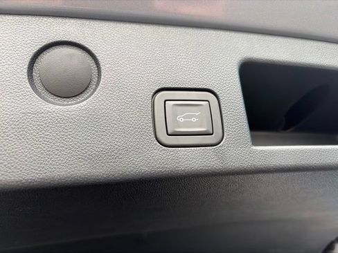 Used 2025 Chevrolet Equinox LT w/ Convenience Package II AWD/4WD image 7
