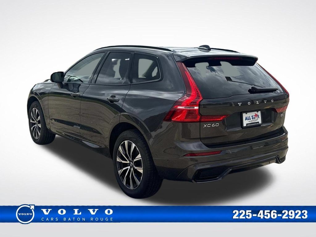 Used 2025 Volvo XC60 B5 Plus AWD/4WD image 7
