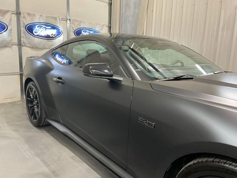 Used 2025 Ford Mustang GT Premium image 4