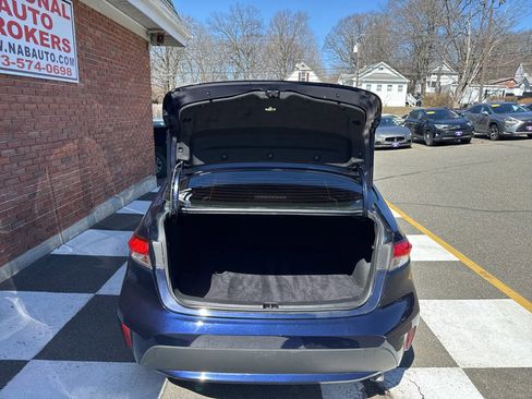 Used 2022 Toyota Corolla LE FWD image 31
