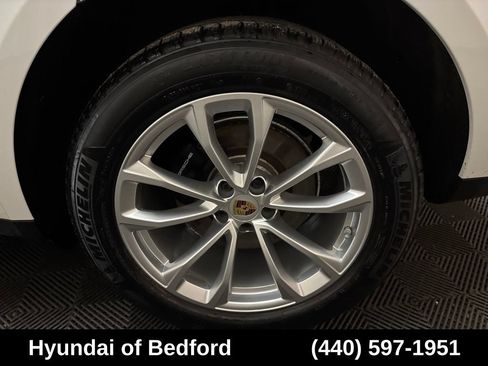 Used 2023 Porsche Macan Turbo AWD/4WD image 30
