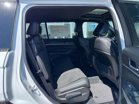 New 2026 Jeep Grand Cherokee L 4WD image 7