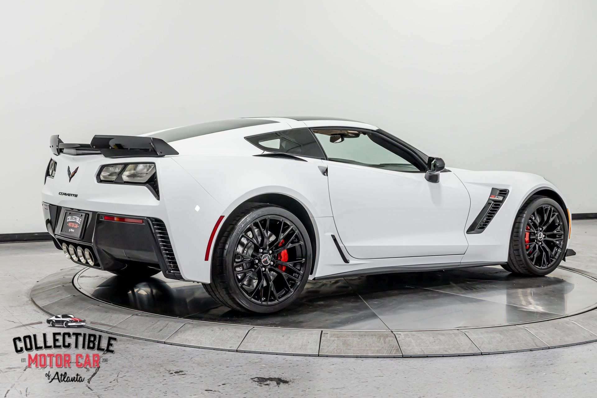 Used 2015 Chevrolet Corvette Z06 w/ 3LZ Preferred Equipment Group RWD image 23
