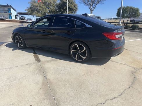 Used 2019 Honda Accord Sport image 3