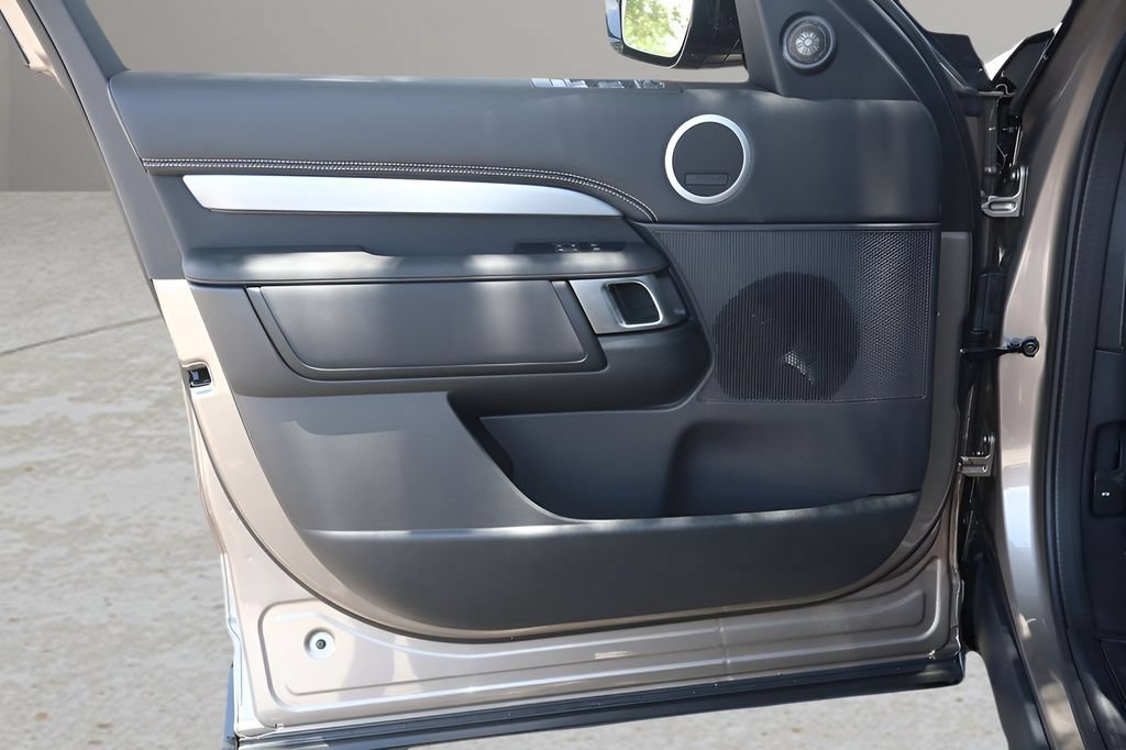 New 2026 Land Rover Discovery Dynamic SE AWD/4WD image 9