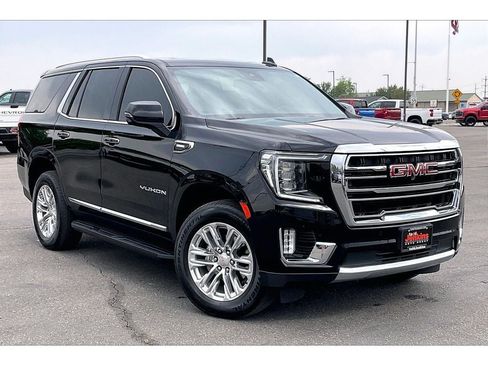 Used 2023 GMC Yukon SLT w/ SLT Premium Package AWD/4WD image 2