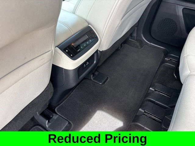 Used 2024 Nissan Pathfinder SV AWD/4WD image 32