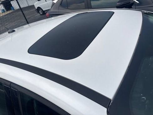 Used 2014 Ford Focus Titanium FWD image 5