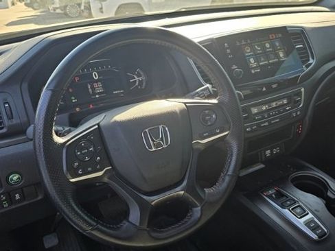 Used 2023 Honda Passport TrailSport image 6