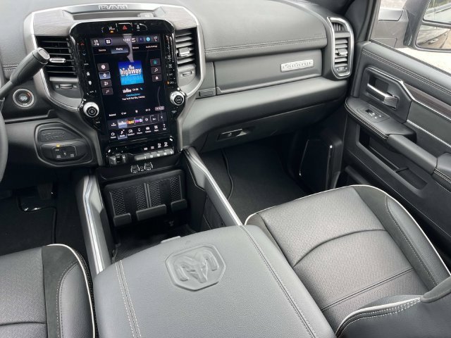 New 2027 RAM 2500 Laramie AWD/4WD image 17