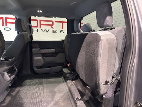 Used 2024 Ford F250 XLT w/ Black Appearance Package image 35