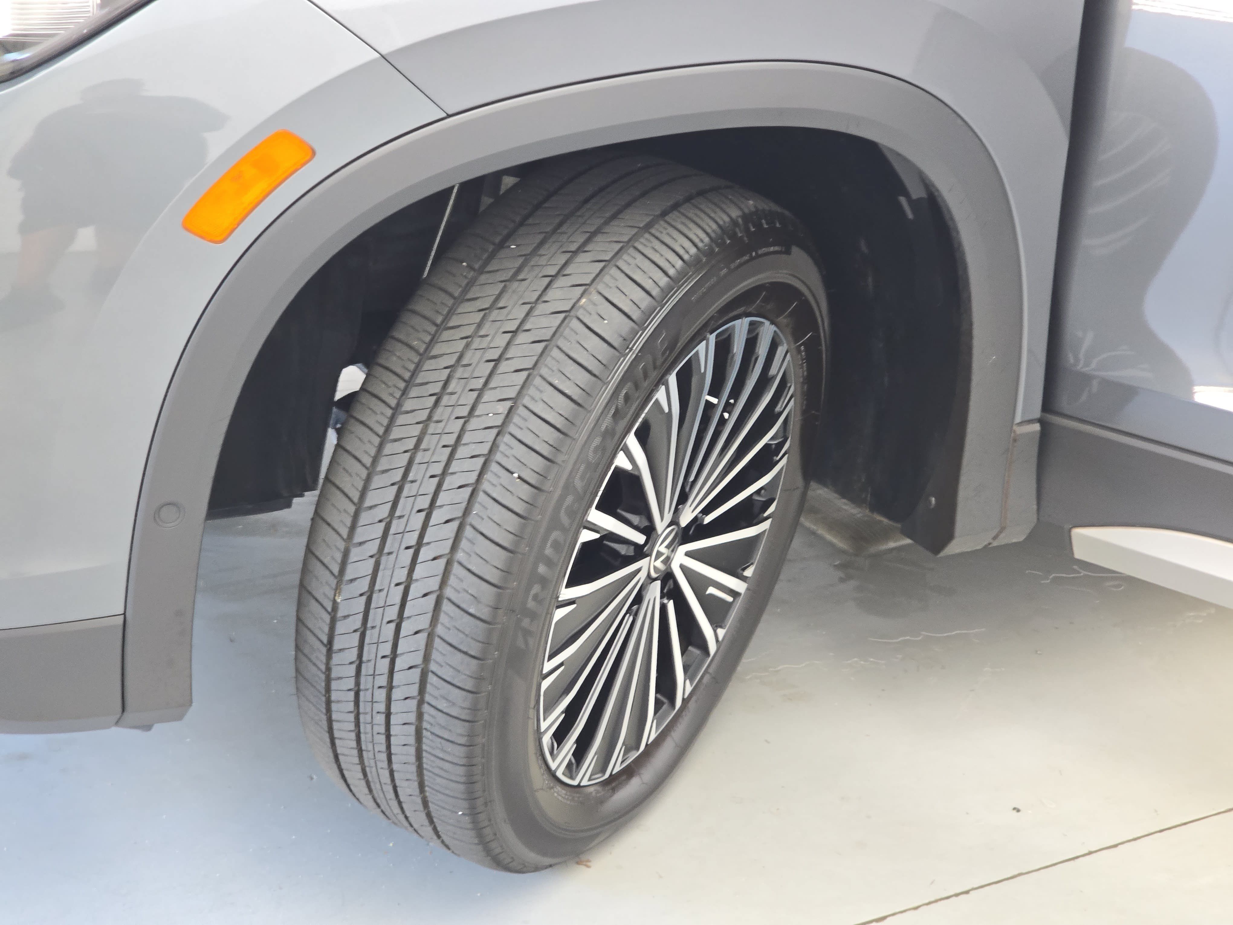 Used 2025 Volkswagen Tiguan S w/ 18" Wheel Package AWD/4WD image 31