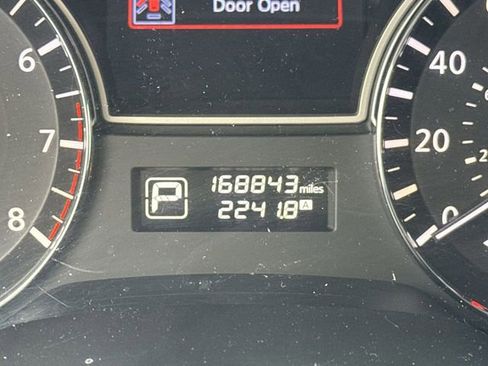 Used 2014 Nissan Pathfinder S AWD/4WD image 16