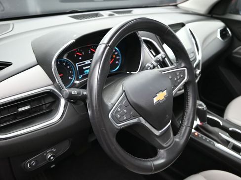 Used 2018 Chevrolet Equinox LT image 12