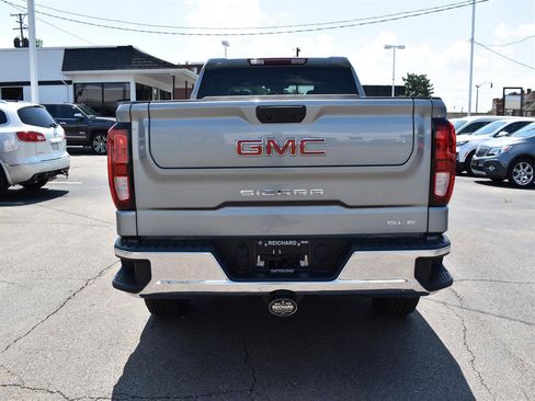 New 2025 GMC Sierra 1500 SLE image 8