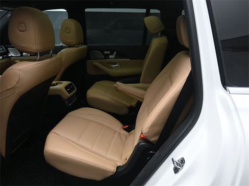 New 2026 Mercedes-Benz GLS 450 4MATIC image 21