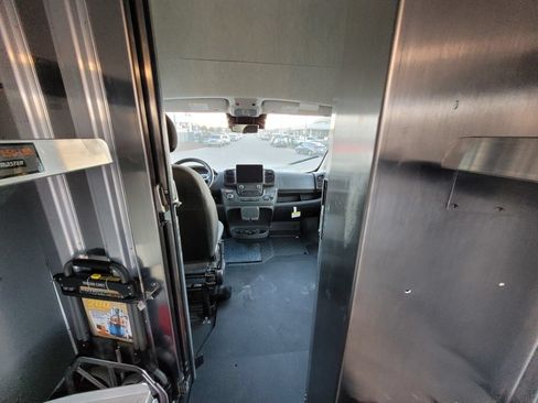 New 2024 RAM ProMaster 3500 w/ Delivery Van Package FWD image 21