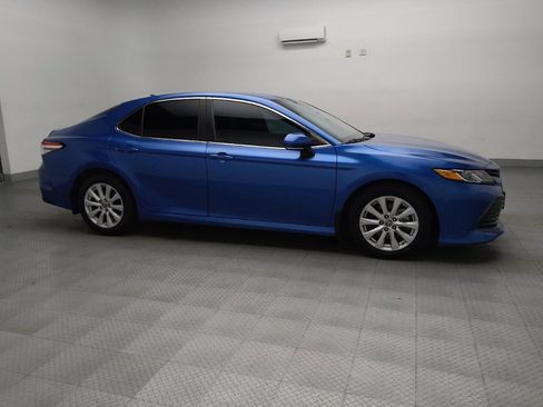 Used 2020 Toyota Camry LE w/ Convenience Package image 11