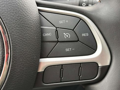 Used 2019 Jeep Compass Latitude image 25