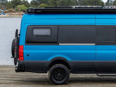 Used 2021 Mercedes-Benz Sprinter 2500 image 10