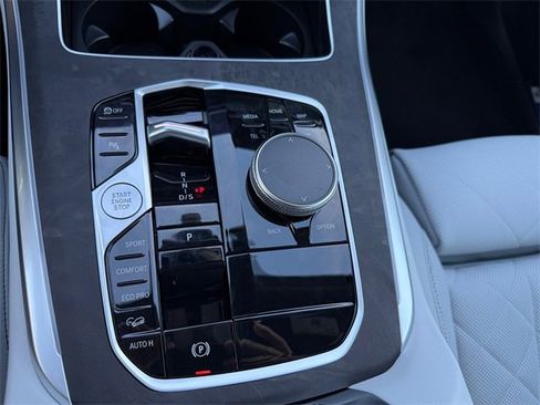 New 2026 BMW X5 xDrive40i w/ Climate Comfort Package image 24