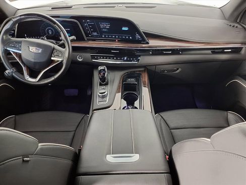 Used 2024 Cadillac Escalade ESV Premium Luxury image 3