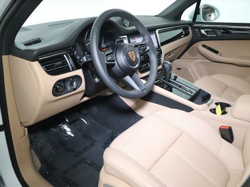 Used 2026 Porsche Macan AWD/4WD image 20