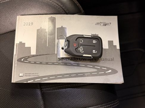 Certified 2019 Chevrolet Silverado 1500 High Country w/ Technology Package image 31