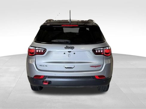 Used 2023 Jeep Compass Trailhawk w/ Trailhawk Convenience Group AWD/4WD image 43
