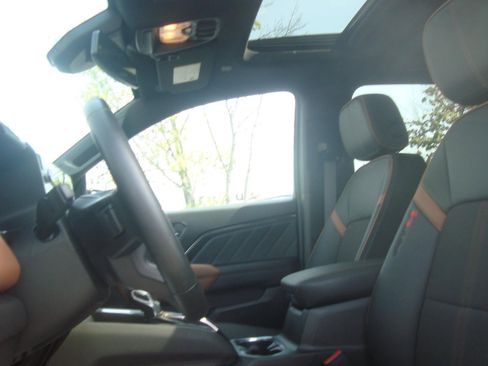 Certified 2023 GMC Canyon AT4 AWD/4WD image 11