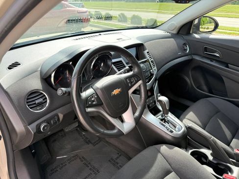 Used 2014 Chevrolet Cruze LT w/ RS Package FWD image 11