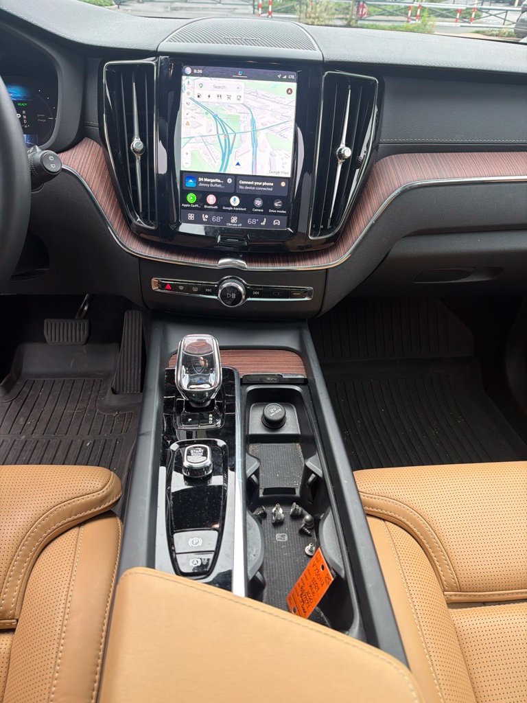 Certified 2024 Volvo XC60 T8 Ultimate w/ Climate Package AWD/4WD image 15
