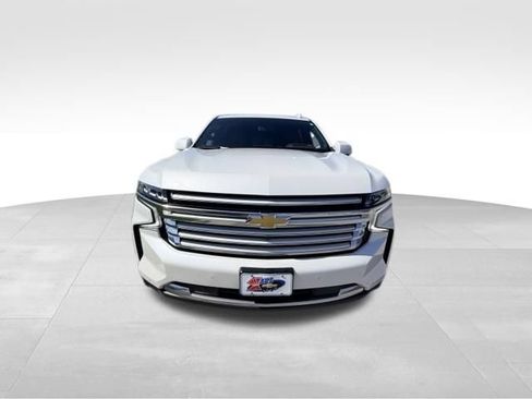 Used 2022 Chevrolet Suburban High Country w/ Max Trailering Package AWD/4WD image 3