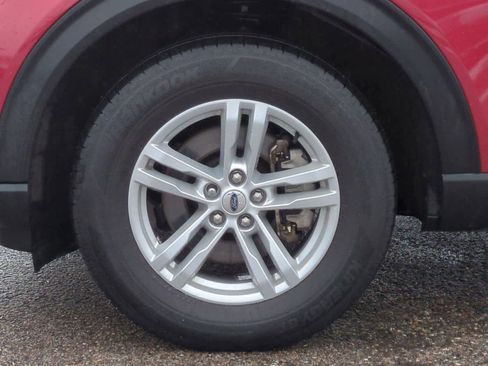 Used 2022 Ford Explorer XLT w/ Equipment Group 202A image 14