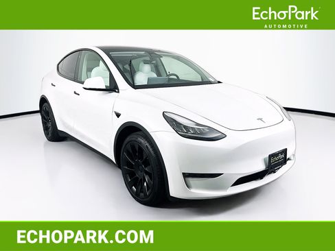 Used 2023 Tesla Model Y Long Range AWD/4WD image 1