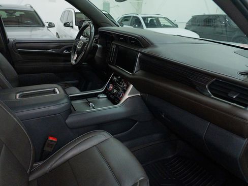Used 2022 GMC Yukon Denali image 38