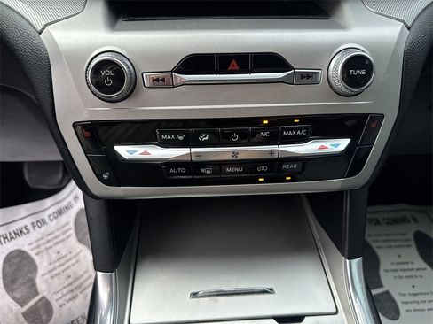 Used 2022 Ford Explorer XLT w/ Equipment Group 202A image 23