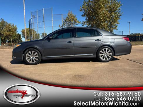 Used 2011 Toyota Avalon Limited image 1
