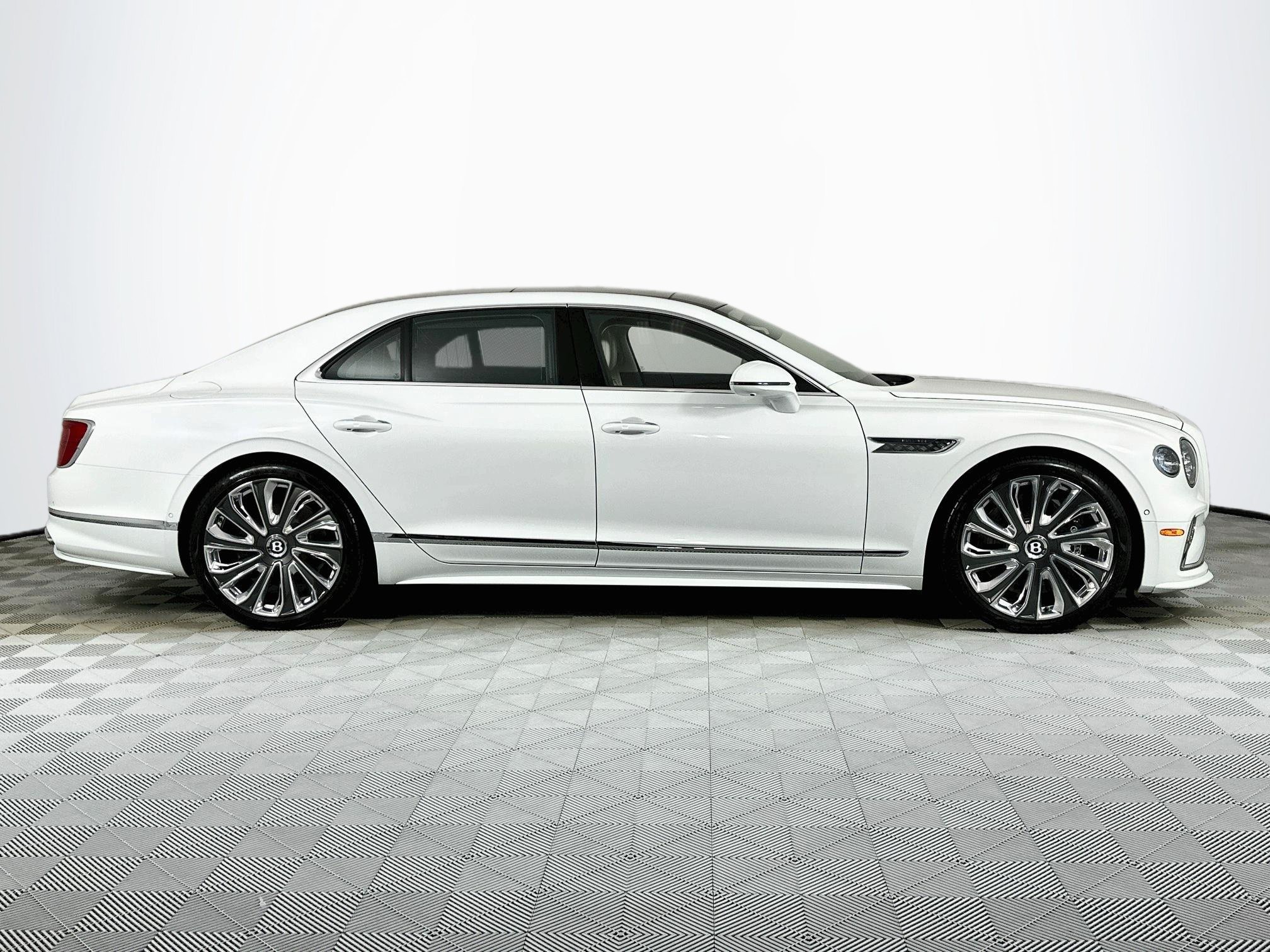 Certified 2025 Bentley Flying Spur Plug-In Hybrid AWD/4WD image 5