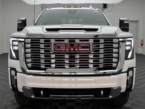 New 2026 GMC Sierra 2500 Denali w/ Denali Reserve Package AWD/4WD image 16