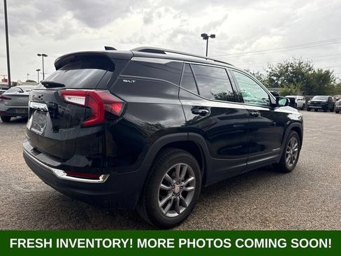 Used 2024 GMC Terrain SLT FWD image 2