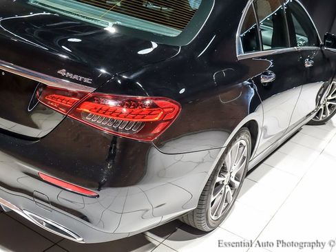 Used 2022 Mercedes-Benz E 450 4MATIC Sedan image 9