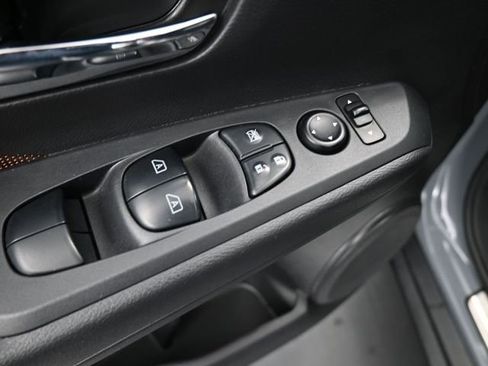 Used 2023 Nissan Kicks SR w/ Interior Electronics Package image 13